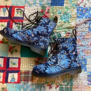 Rare Dr. Marten Floral Beckett Boot